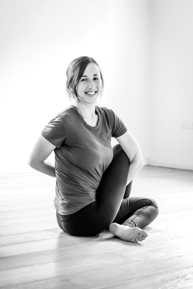 Yoga Levontin – WEB – 086 טליה טוויסט